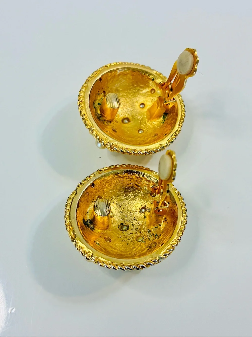 VTG 90s Classiques Entier Gold-Tone Pearled Button Earrings Business Casual